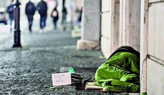 L’ostilità verso chi dorme in strada